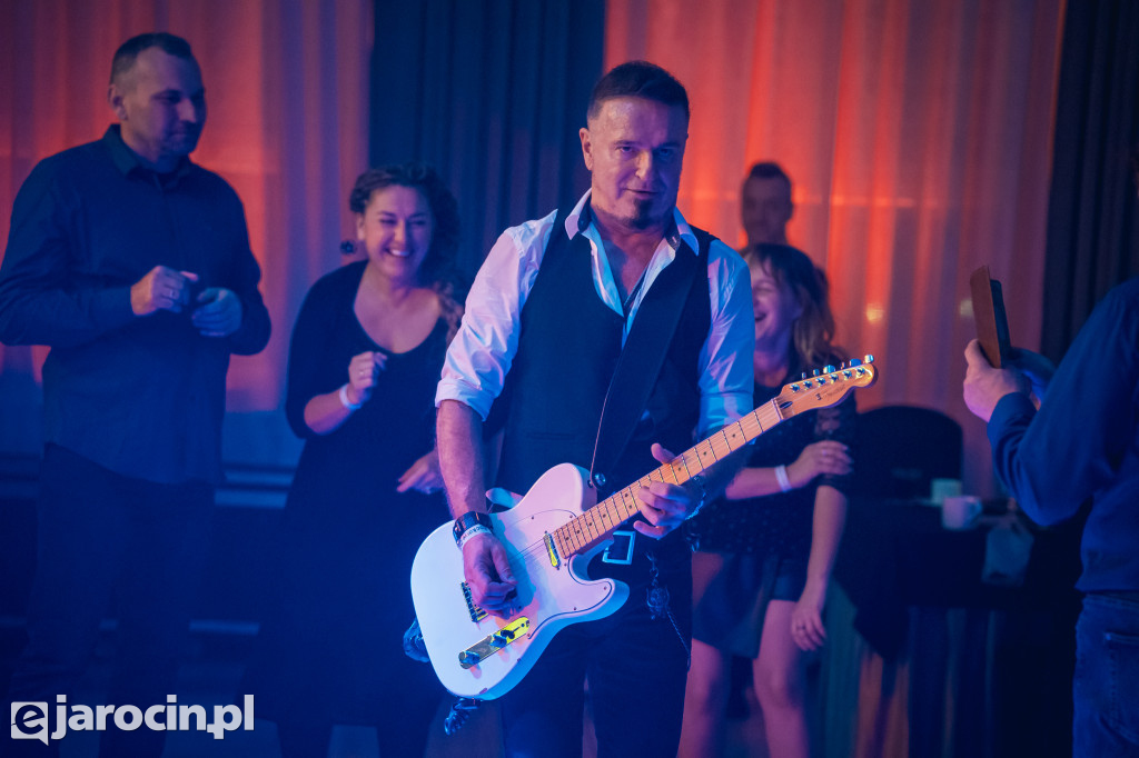 9. Rockowe Zaduszki w Żerkowie – muzyka, emocje i jubileusz Raz Dwa Trzy