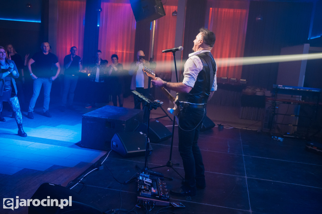 9. Rockowe Zaduszki w Żerkowie – muzyka, emocje i jubileusz Raz Dwa Trzy