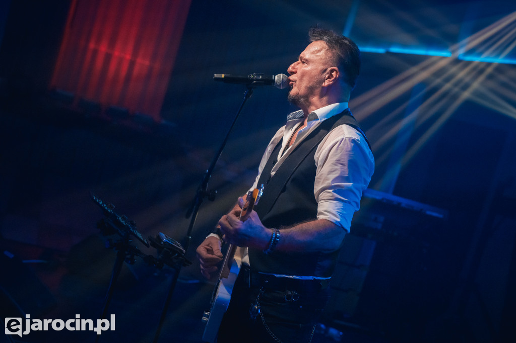 9. Rockowe Zaduszki w Żerkowie – muzyka, emocje i jubileusz Raz Dwa Trzy