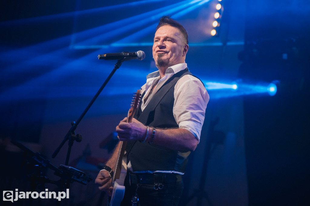 9. Rockowe Zaduszki w Żerkowie – muzyka, emocje i jubileusz Raz Dwa Trzy