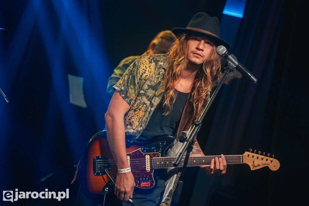 9. Rockowe Zaduszki w Żerkowie – muzyka, emocje i jubileusz Raz Dwa Trzy