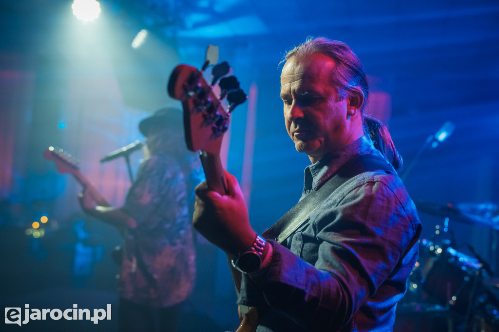 9. Rockowe Zaduszki w Żerkowie – muzyka, emocje i jubileusz Raz Dwa Trzy