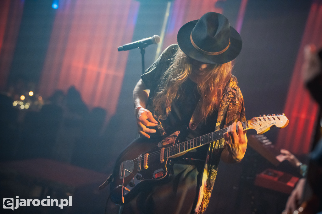 9. Rockowe Zaduszki w Żerkowie – muzyka, emocje i jubileusz Raz Dwa Trzy