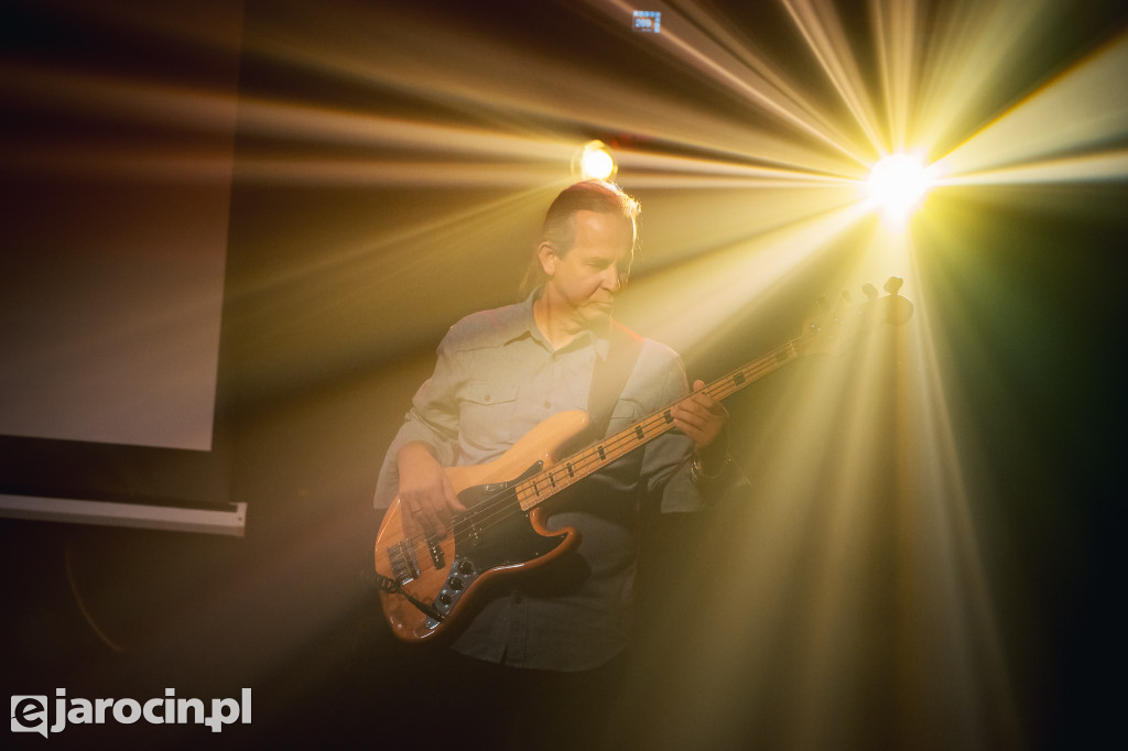 9. Rockowe Zaduszki w Żerkowie – muzyka, emocje i jubileusz Raz Dwa Trzy