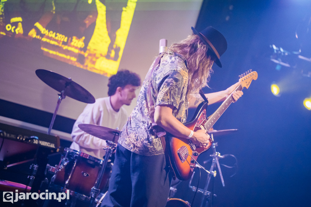 9. Rockowe Zaduszki w Żerkowie – muzyka, emocje i jubileusz Raz Dwa Trzy