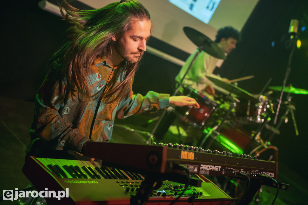 9. Rockowe Zaduszki w Żerkowie – muzyka, emocje i jubileusz Raz Dwa Trzy