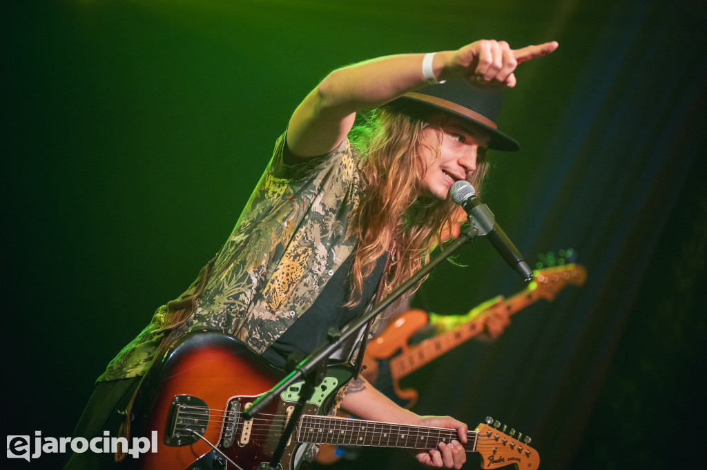 9. Rockowe Zaduszki w Żerkowie – muzyka, emocje i jubileusz Raz Dwa Trzy