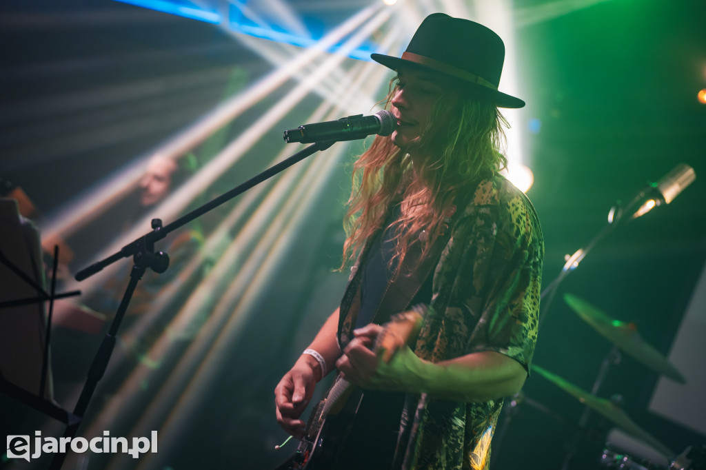 9. Rockowe Zaduszki w Żerkowie – muzyka, emocje i jubileusz Raz Dwa Trzy