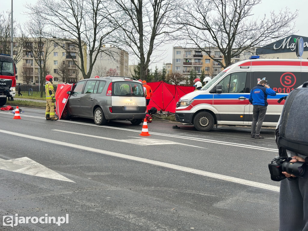 Potrącenie rowerzysty na ul. Popiełuszki w Jarocinie