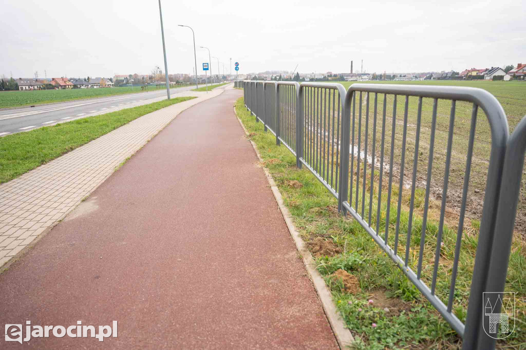 Nowa ścieżka rowerowa przy ul. Niedźwiedzińskiego w Jarocinie