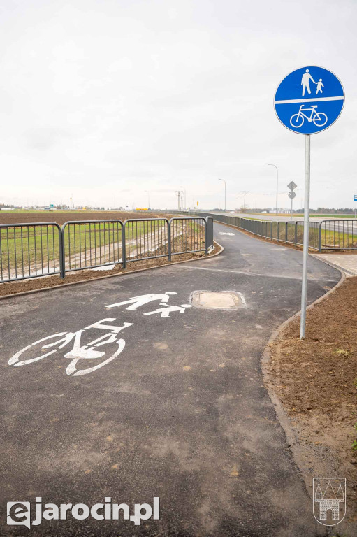 Nowa ścieżka rowerowa przy ul. Niedźwiedzińskiego w Jarocinie