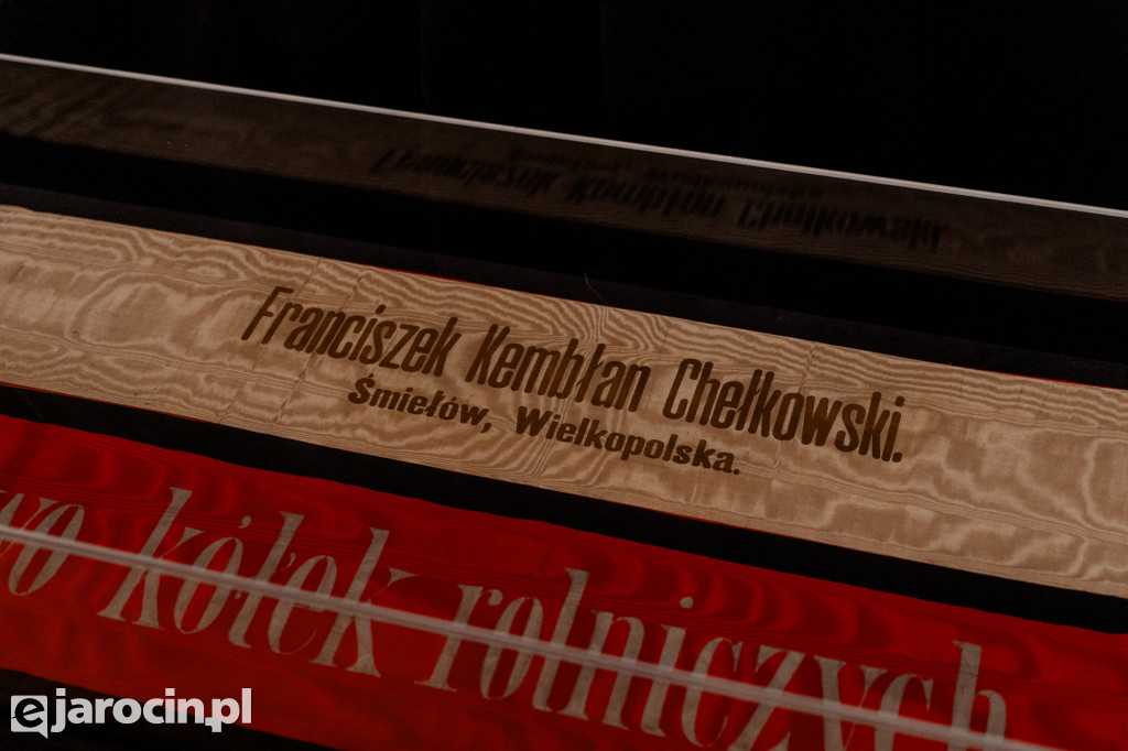 Obrady w wyjątkowej scenerii. XXI Sesja Rady Powiatu Jarocińskiego w Muzeum Adama Mickiewicza w Śmiełowie