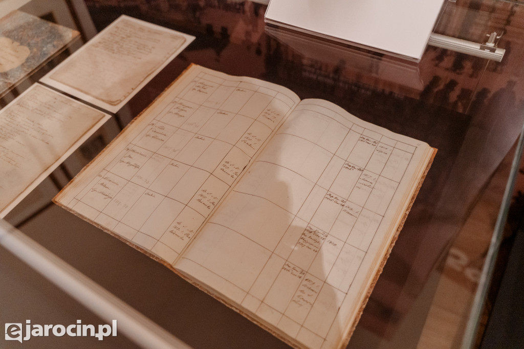 Obrady w wyjątkowej scenerii. XXI Sesja Rady Powiatu Jarocińskiego w Muzeum Adama Mickiewicza w Śmiełowie