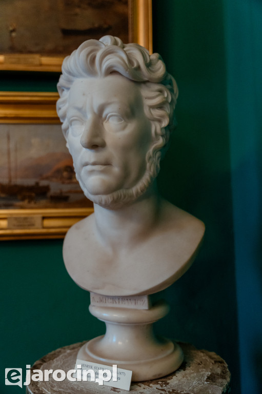 Obrady w wyjątkowej scenerii. XXI Sesja Rady Powiatu Jarocińskiego w Muzeum Adama Mickiewicza w Śmiełowie