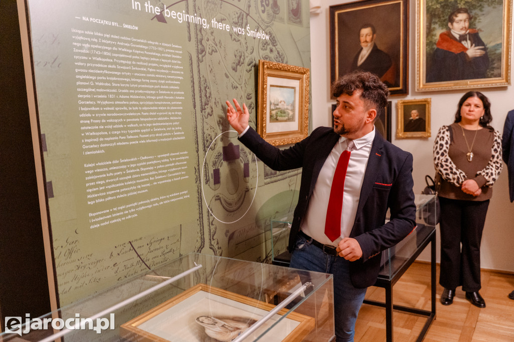 Obrady w wyjątkowej scenerii. XXI Sesja Rady Powiatu Jarocińskiego w Muzeum Adama Mickiewicza w Śmiełowie