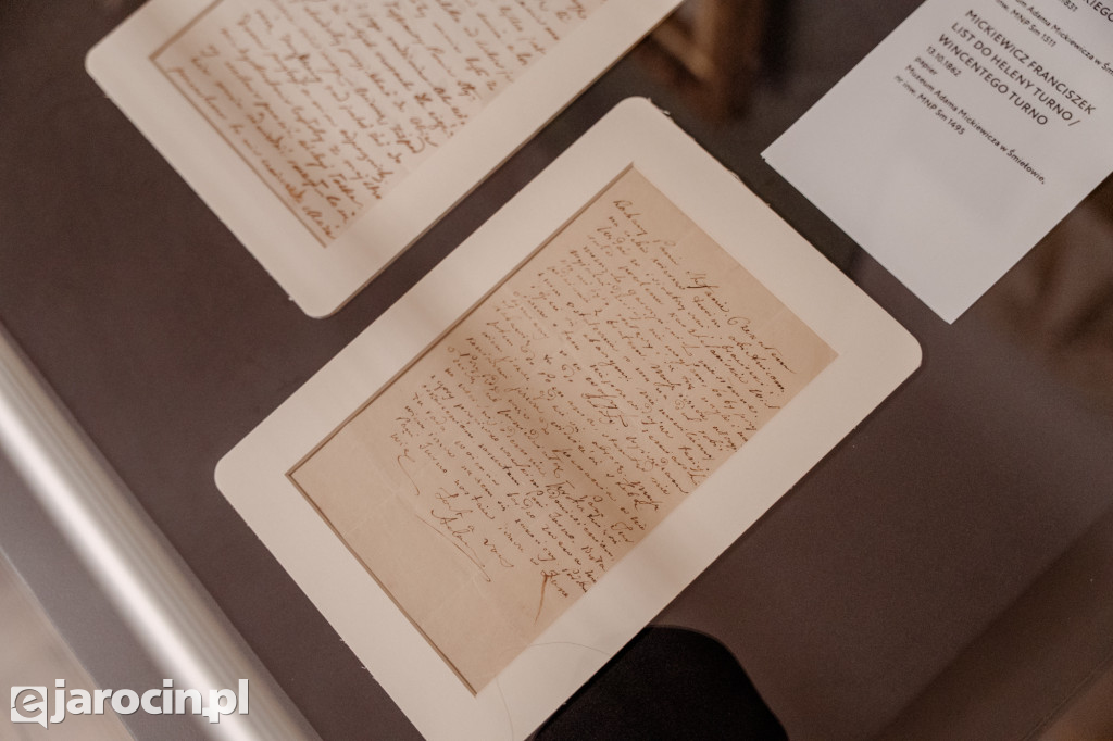 Obrady w wyjątkowej scenerii. XXI Sesja Rady Powiatu Jarocińskiego w Muzeum Adama Mickiewicza w Śmiełowie