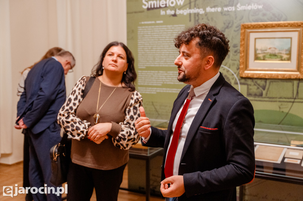 Obrady w wyjątkowej scenerii. XXI Sesja Rady Powiatu Jarocińskiego w Muzeum Adama Mickiewicza w Śmiełowie