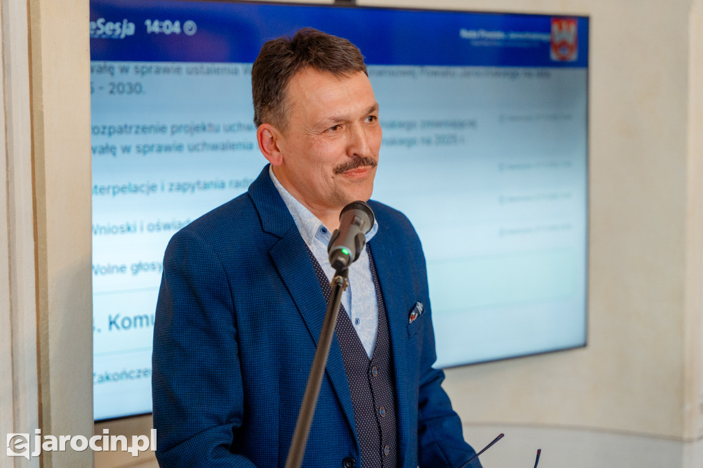 Obrady w wyjątkowej scenerii. XXI Sesja Rady Powiatu Jarocińskiego w Muzeum Adama Mickiewicza w Śmiełowie