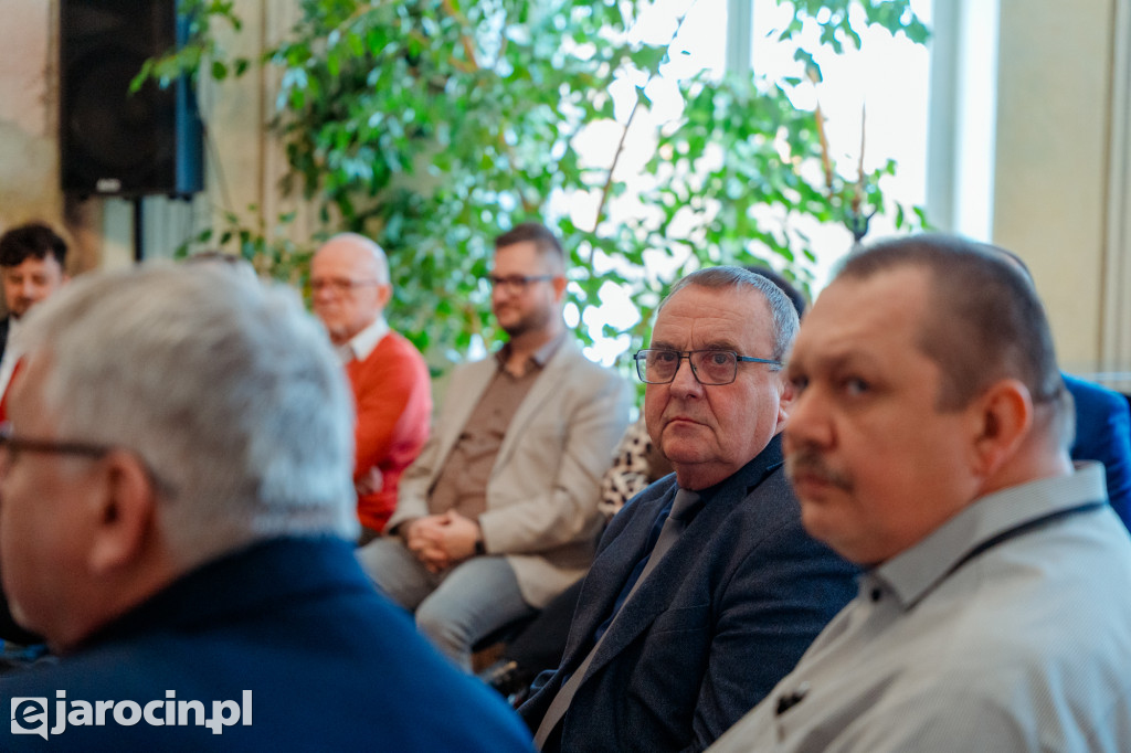 Obrady w wyjątkowej scenerii. XXI Sesja Rady Powiatu Jarocińskiego w Muzeum Adama Mickiewicza w Śmiełowie