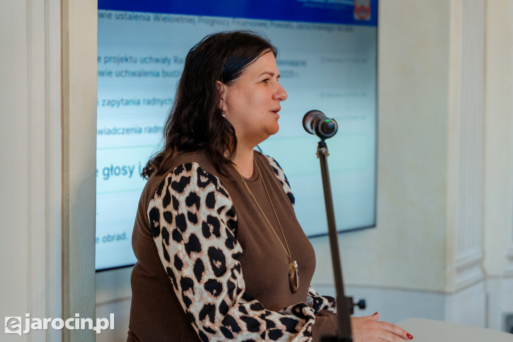 Obrady w wyjątkowej scenerii. XXI Sesja Rady Powiatu Jarocińskiego w Muzeum Adama Mickiewicza w Śmiełowie