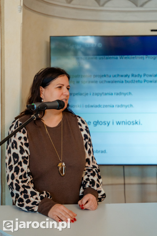 Obrady w wyjątkowej scenerii. XXI Sesja Rady Powiatu Jarocińskiego w Muzeum Adama Mickiewicza w Śmiełowie