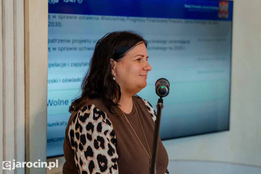 Obrady w wyjątkowej scenerii. XXI Sesja Rady Powiatu Jarocińskiego w Muzeum Adama Mickiewicza w Śmiełowie