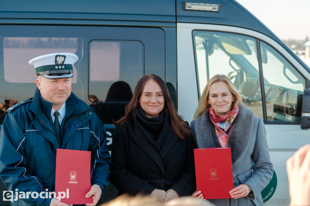 W Jarocinie przekazano klucze do szlabanu do ważenia pojazdów przy zjeździe z drogi S11