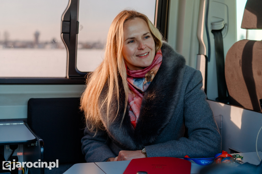 W Jarocinie przekazano klucze do szlabanu do ważenia pojazdów przy zjeździe z drogi S11