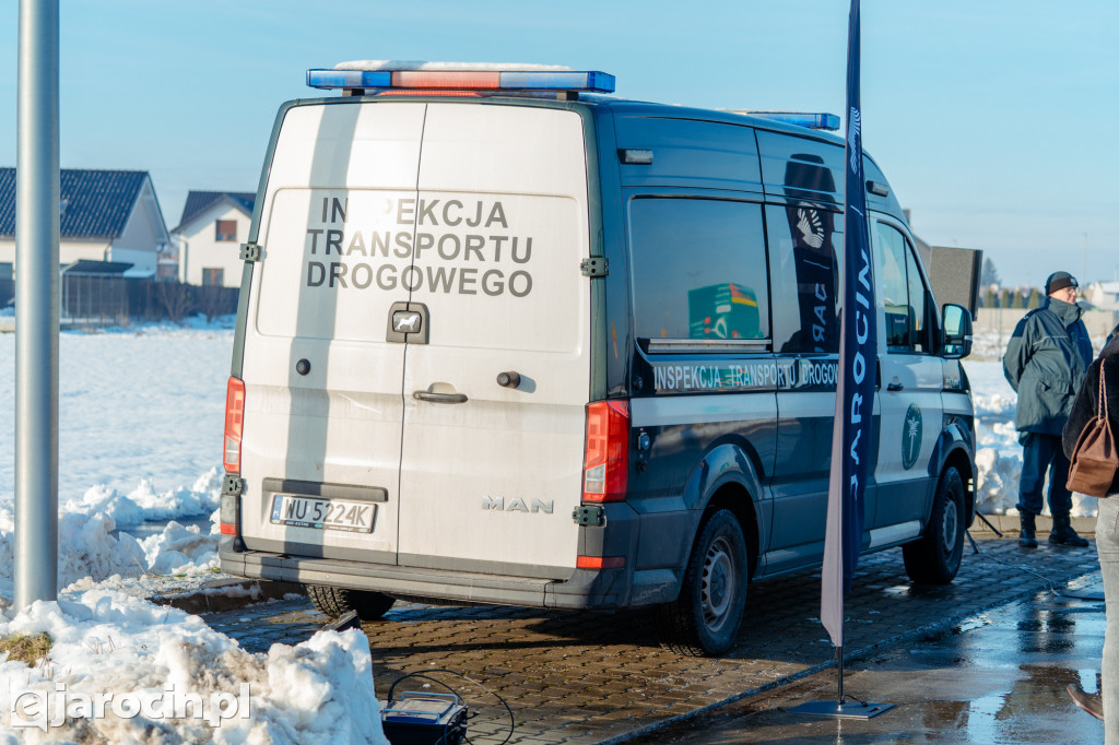 W Jarocinie przekazano klucze do szlabanu do ważenia pojazdów przy zjeździe z drogi S11