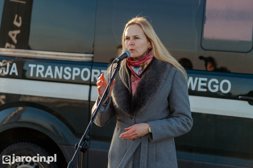 W Jarocinie przekazano klucze do szlabanu do ważenia pojazdów przy zjeździe z drogi S11