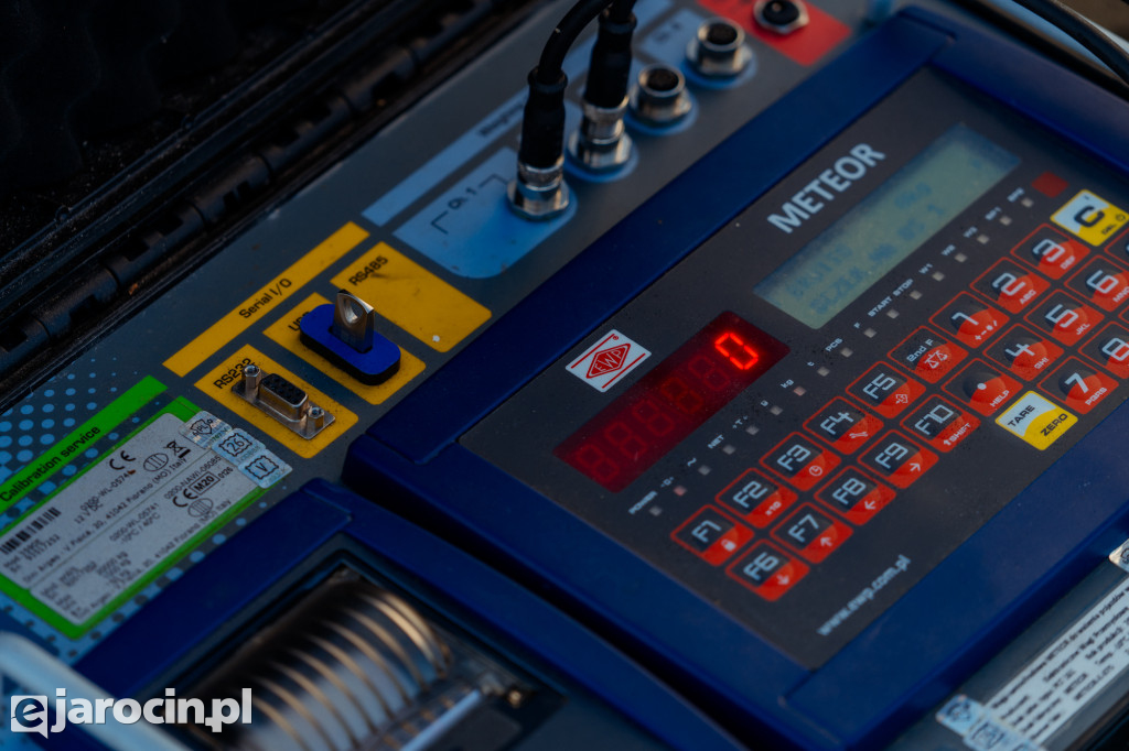 W Jarocinie przekazano klucze do szlabanu do ważenia pojazdów przy zjeździe z drogi S11