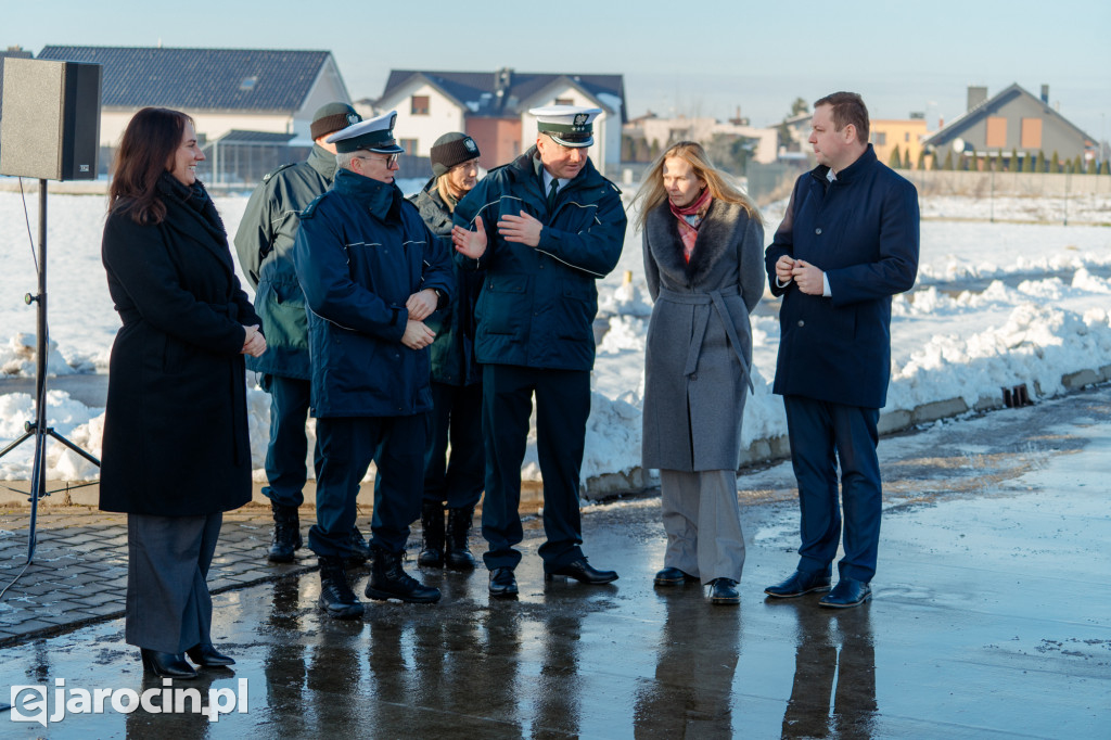 W Jarocinie przekazano klucze do szlabanu do ważenia pojazdów przy zjeździe z drogi S11