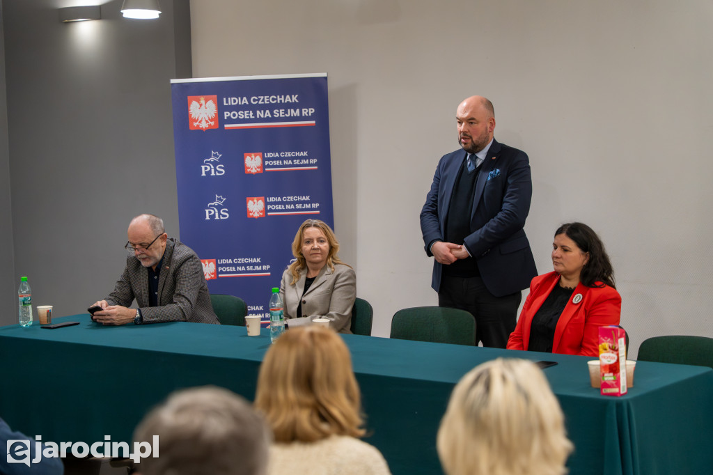 Mieszkańcy Jarocina debatowali o kluczowych sprawach kraju. Parlamentarzyści PiS na spotkaniu z cyklu „Czas Polski”