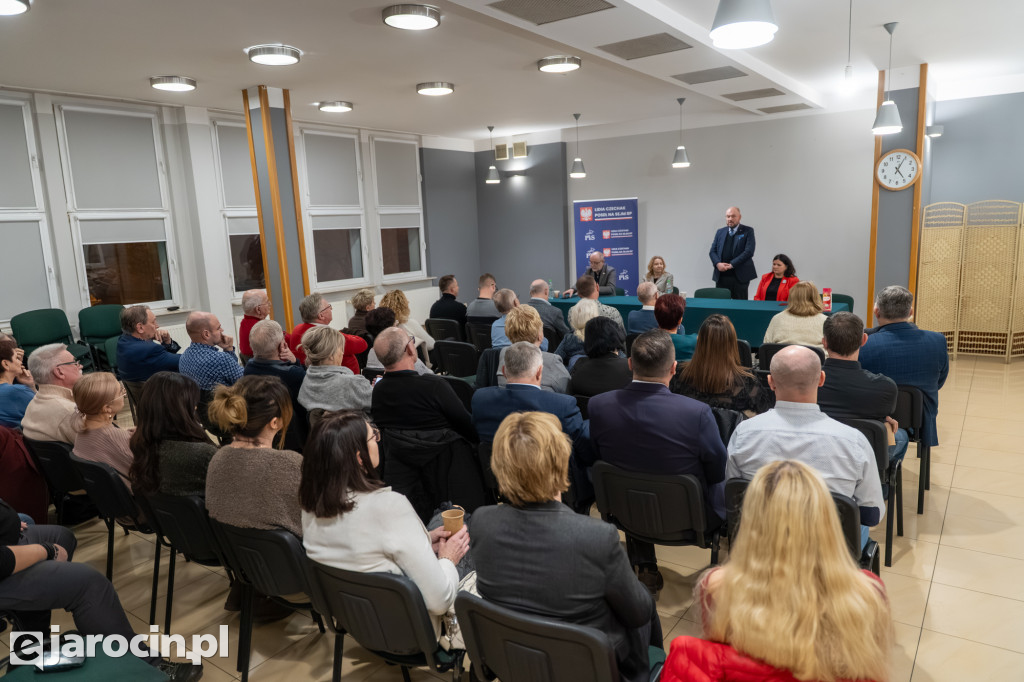 Mieszkańcy Jarocina debatowali o kluczowych sprawach kraju. Parlamentarzyści PiS na spotkaniu z cyklu „Czas Polski”