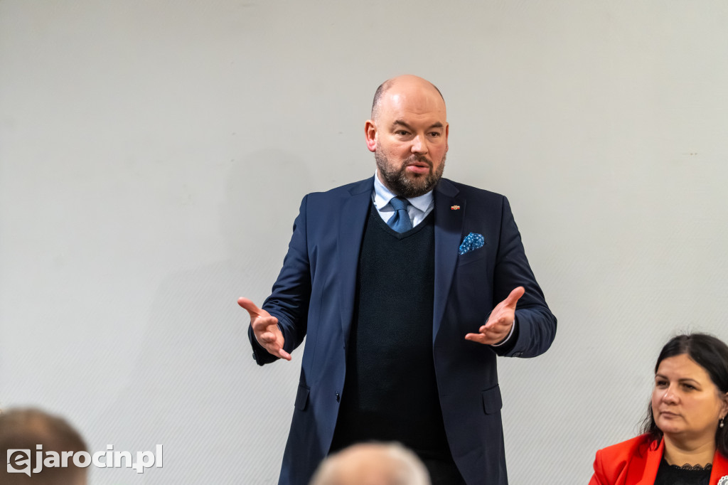 Mieszkańcy Jarocina debatowali o kluczowych sprawach kraju. Parlamentarzyści PiS na spotkaniu z cyklu „Czas Polski”