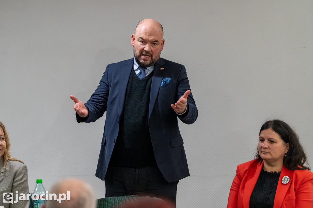 Mieszkańcy Jarocina debatowali o kluczowych sprawach kraju. Parlamentarzyści PiS na spotkaniu z cyklu „Czas Polski”