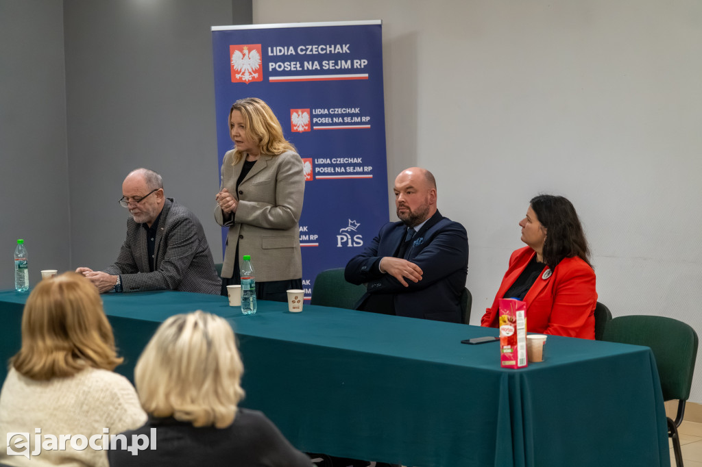 Mieszkańcy Jarocina debatowali o kluczowych sprawach kraju. Parlamentarzyści PiS na spotkaniu z cyklu „Czas Polski”