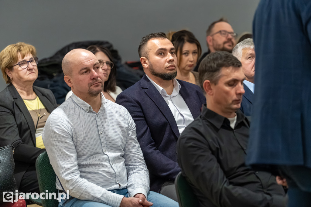 Mieszkańcy Jarocina debatowali o kluczowych sprawach kraju. Parlamentarzyści PiS na spotkaniu z cyklu „Czas Polski”