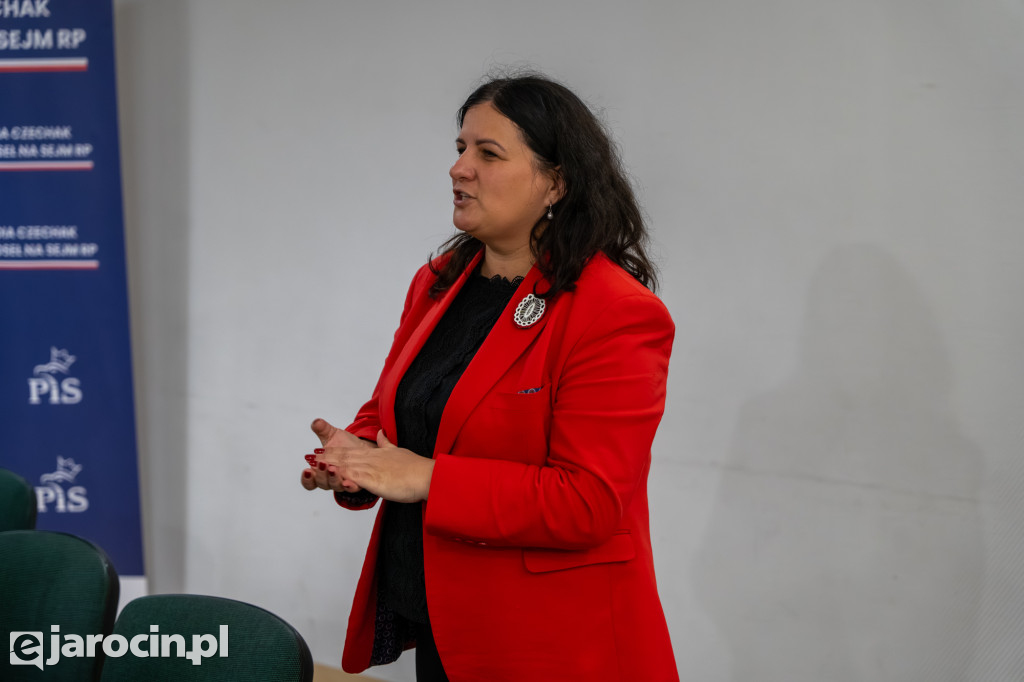 Mieszkańcy Jarocina debatowali o kluczowych sprawach kraju. Parlamentarzyści PiS na spotkaniu z cyklu „Czas Polski”