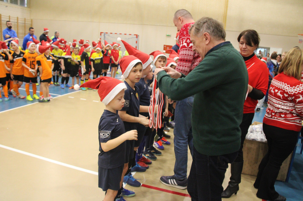 III Mikołajkowy Turniej Halowej Piłki Nożnej o Puchar Starosty Jarocińskiego rozstrzygnięty