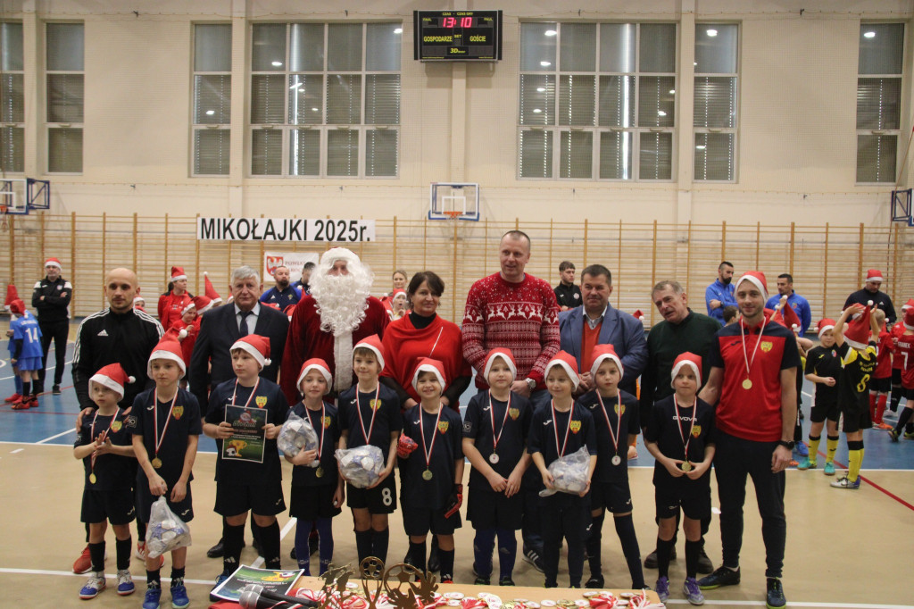 III Mikołajkowy Turniej Halowej Piłki Nożnej o Puchar Starosty Jarocińskiego rozstrzygnięty