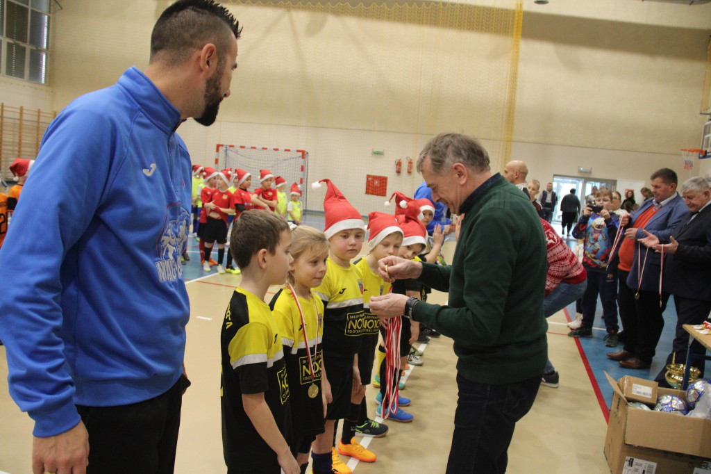III Mikołajkowy Turniej Halowej Piłki Nożnej o Puchar Starosty Jarocińskiego rozstrzygnięty