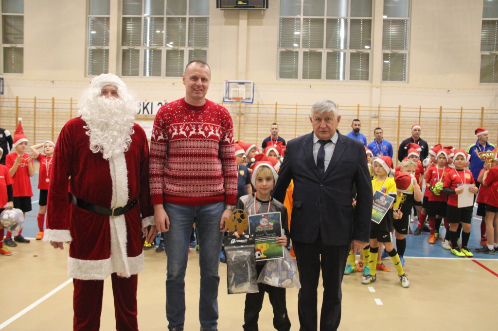 III Mikołajkowy Turniej Halowej Piłki Nożnej o Puchar Starosty Jarocińskiego rozstrzygnięty