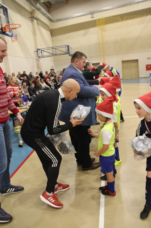 III Mikołajkowy Turniej Halowej Piłki Nożnej o Puchar Starosty Jarocińskiego rozstrzygnięty
