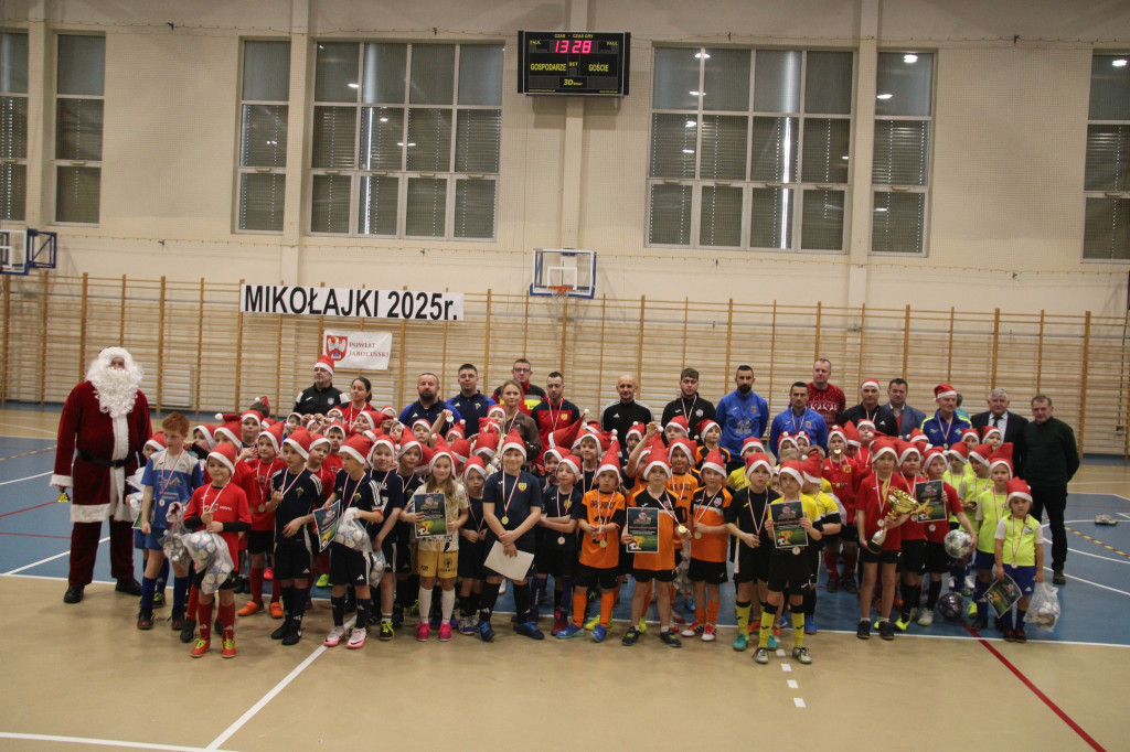 III Mikołajkowy Turniej Halowej Piłki Nożnej o Puchar Starosty Jarocińskiego rozstrzygnięty