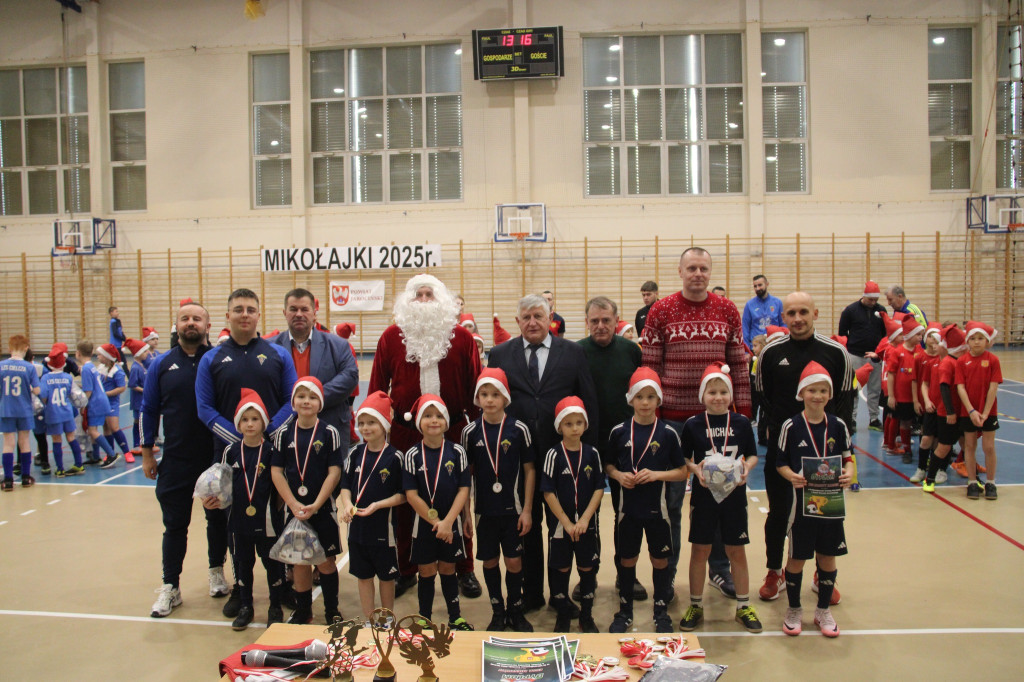 III Mikołajkowy Turniej Halowej Piłki Nożnej o Puchar Starosty Jarocińskiego rozstrzygnięty