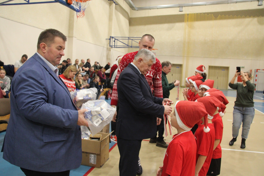 III Mikołajkowy Turniej Halowej Piłki Nożnej o Puchar Starosty Jarocińskiego rozstrzygnięty