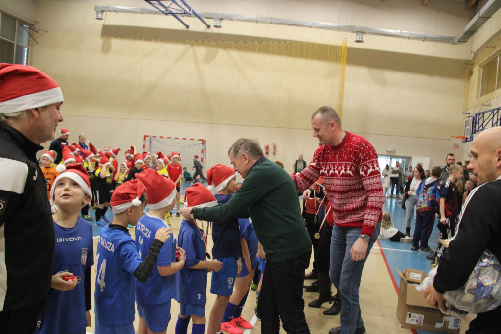 III Mikołajkowy Turniej Halowej Piłki Nożnej o Puchar Starosty Jarocińskiego rozstrzygnięty