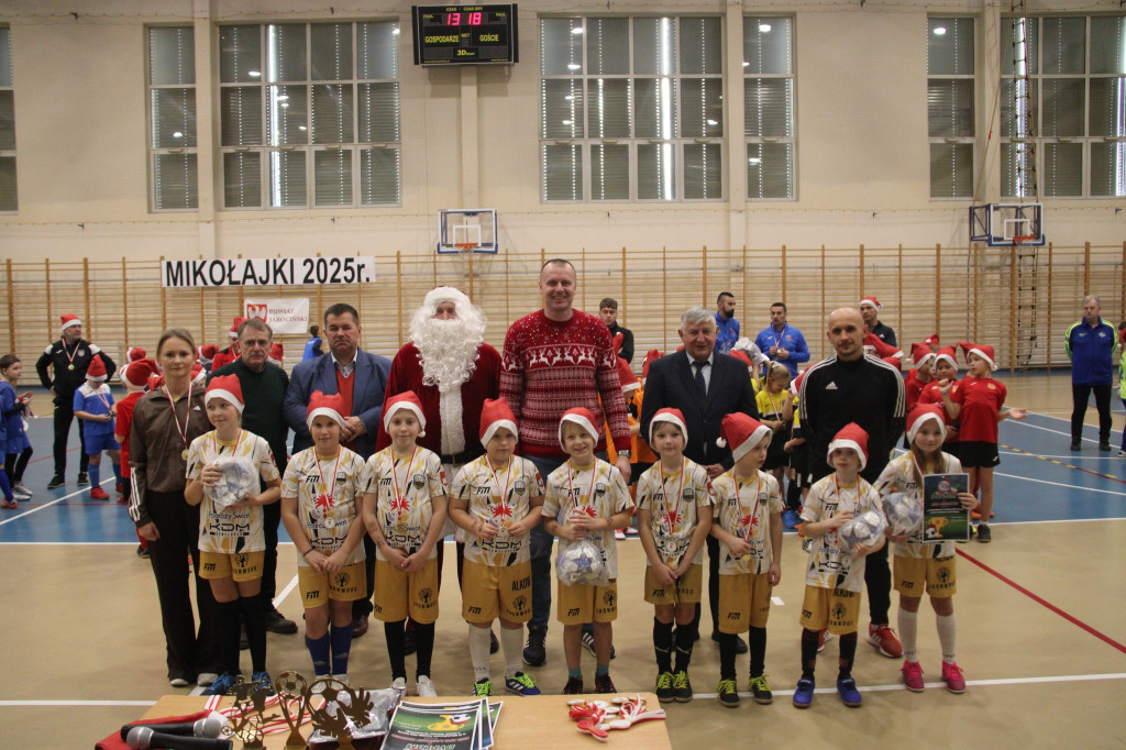 III Mikołajkowy Turniej Halowej Piłki Nożnej o Puchar Starosty Jarocińskiego rozstrzygnięty