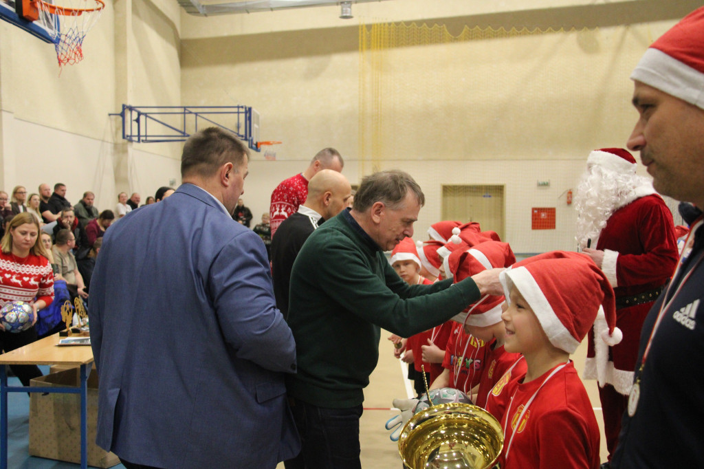 III Mikołajkowy Turniej Halowej Piłki Nożnej o Puchar Starosty Jarocińskiego rozstrzygnięty